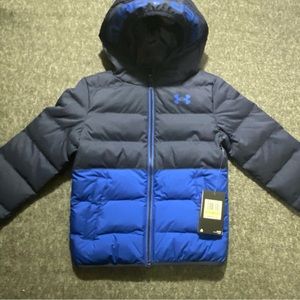 Boys NWT Under Armour Coldgear Loose size 4 Midnight Navy
